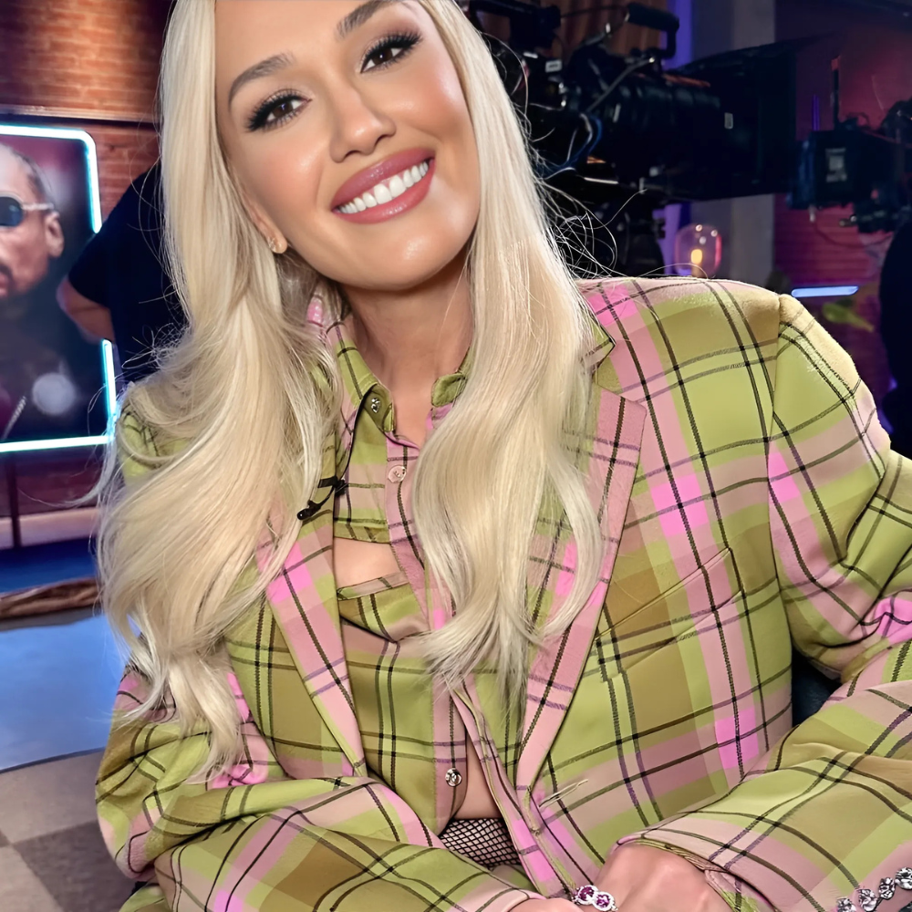 The Voice S026 Gwen Stefani Plaid Suit